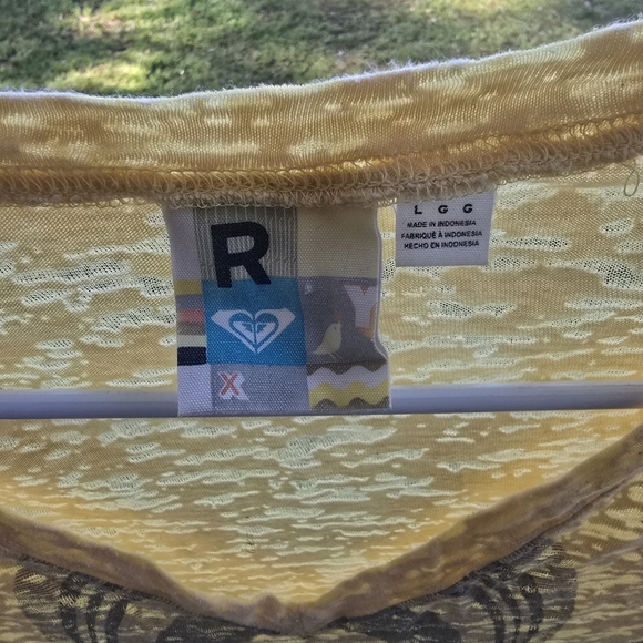 Roxy Yellow Sheer Long Sleeve Top with Floral Design Large - Picture 3 of 4